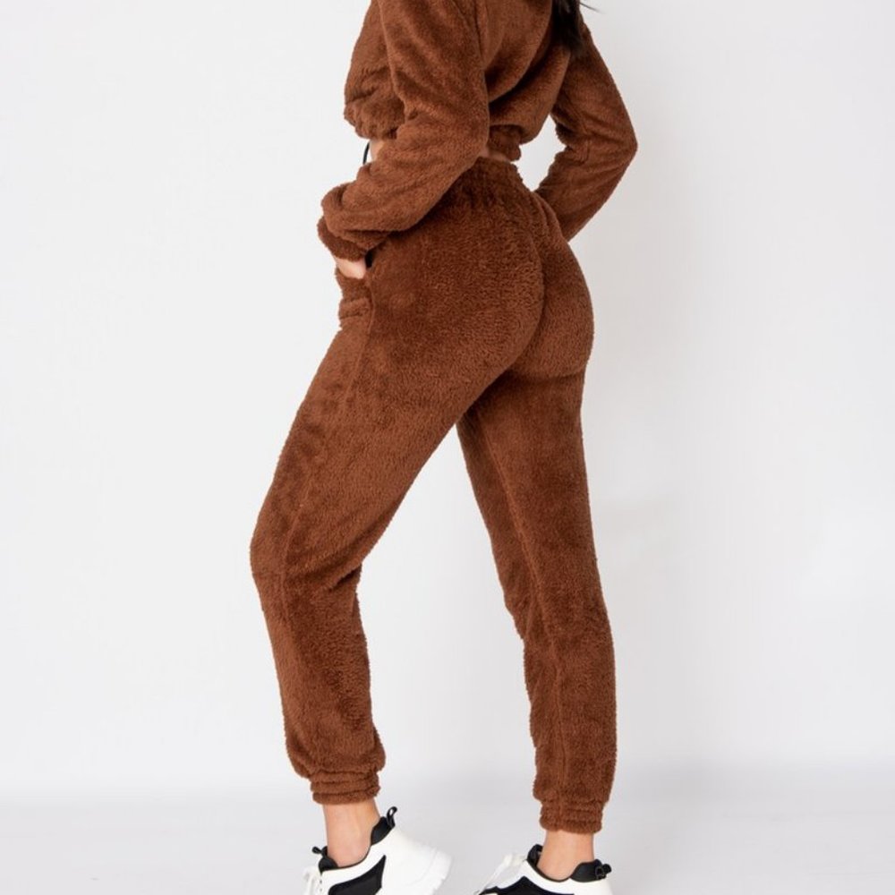 CLEARANCE FINAL PRICE IMPORTED JOGGER SET TOP AND BOTTOM - Picture 6 of 9